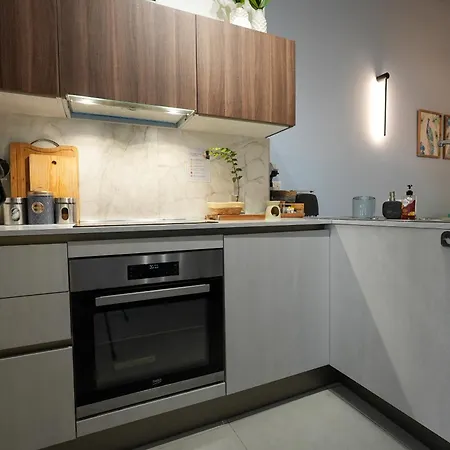 2 Bedroom Townhouse In Minutes Away From Promenade