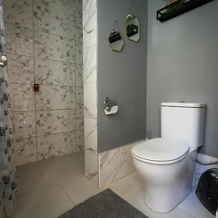 2 Bedroom Townhouse In Minutes Away From Promenade