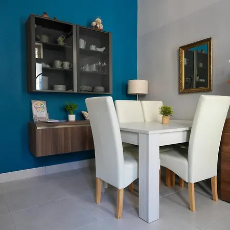 2 Bedroom Townhouse In Minutes Away From Promenade Apartament