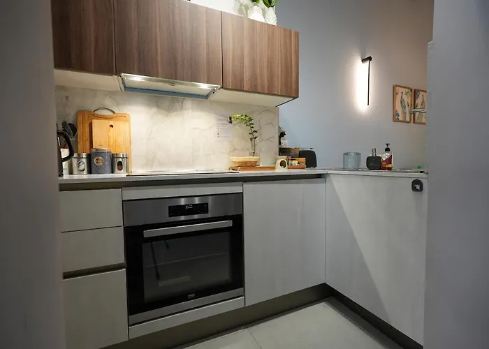 2 Bedroom Townhouse In Minutes Away From Promenade