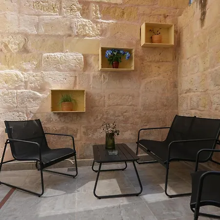 2 Bedroom Townhouse In Minutes Away From Promenade Apartment