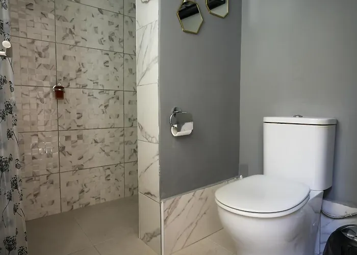 2 Bedroom Townhouse In Minutes Away From Promenade